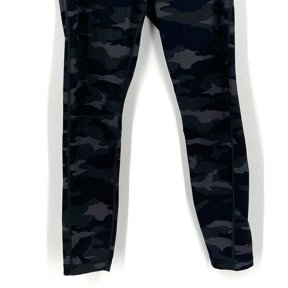 Athleta Black Camo Leggings Crop Length Size Small - Picture 5 of 6